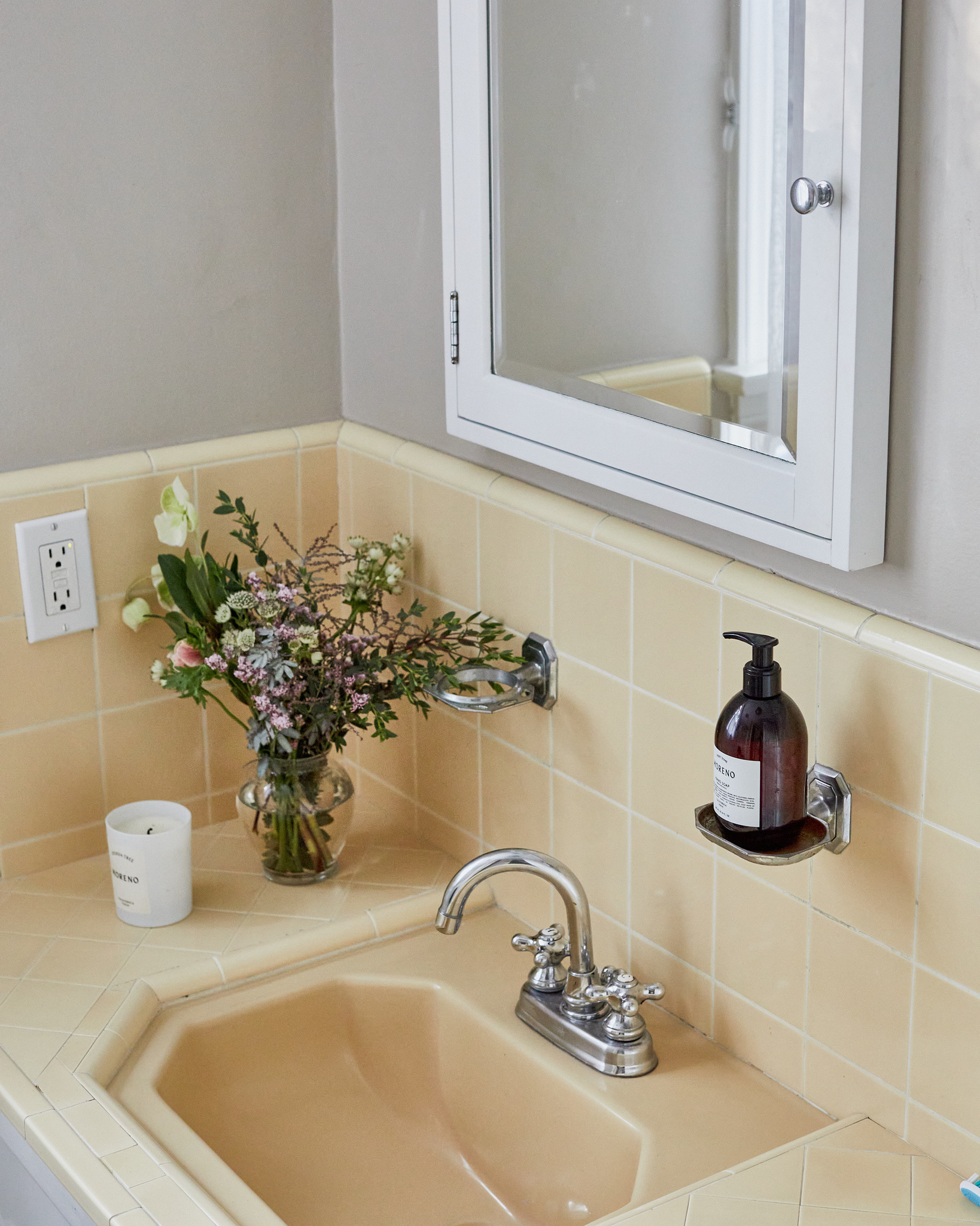 1506F3ED-8899-4249-B353-B564D903EC44