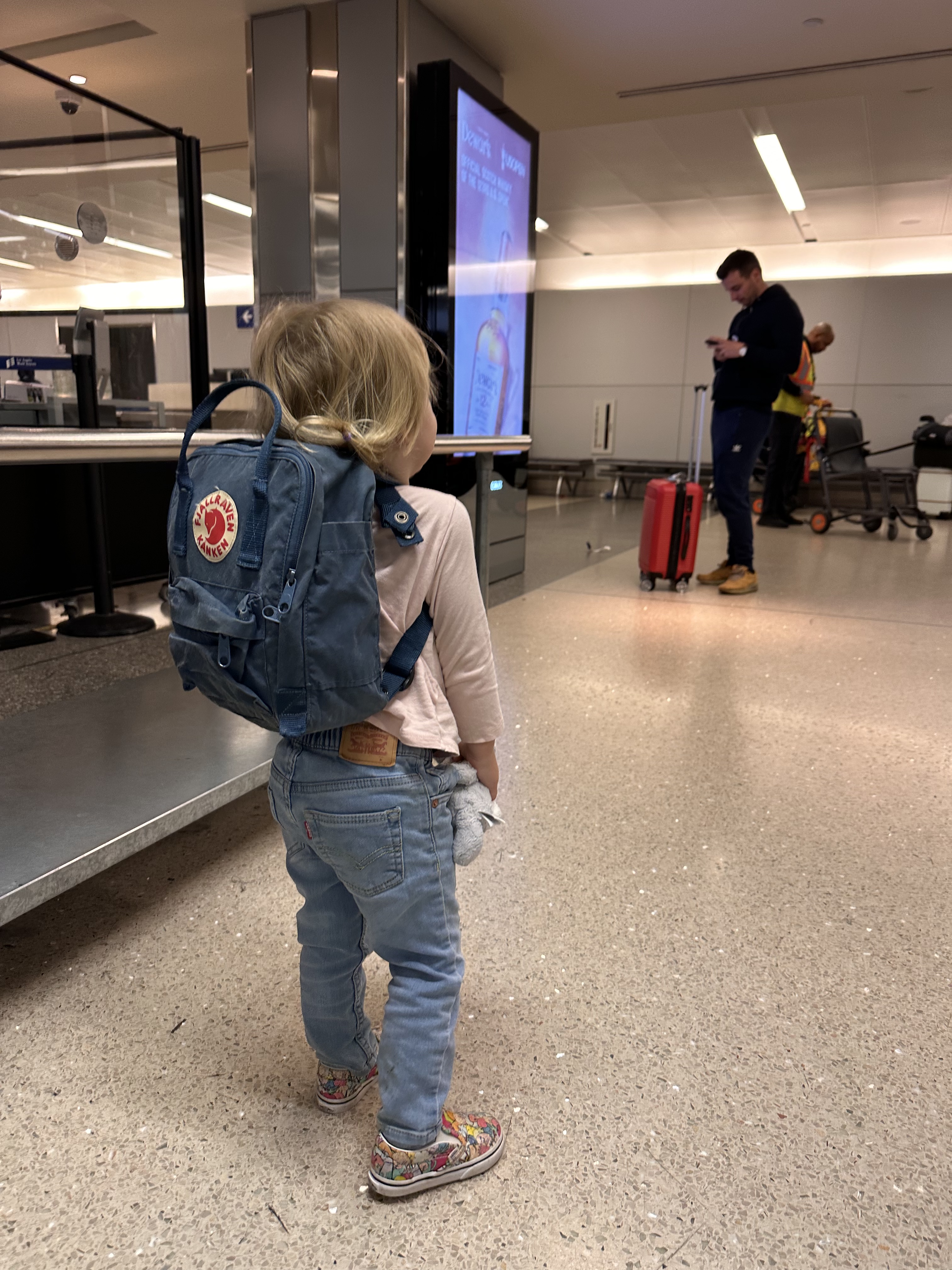 FC096B33-431F-4B4B-B613-8892023C74BB