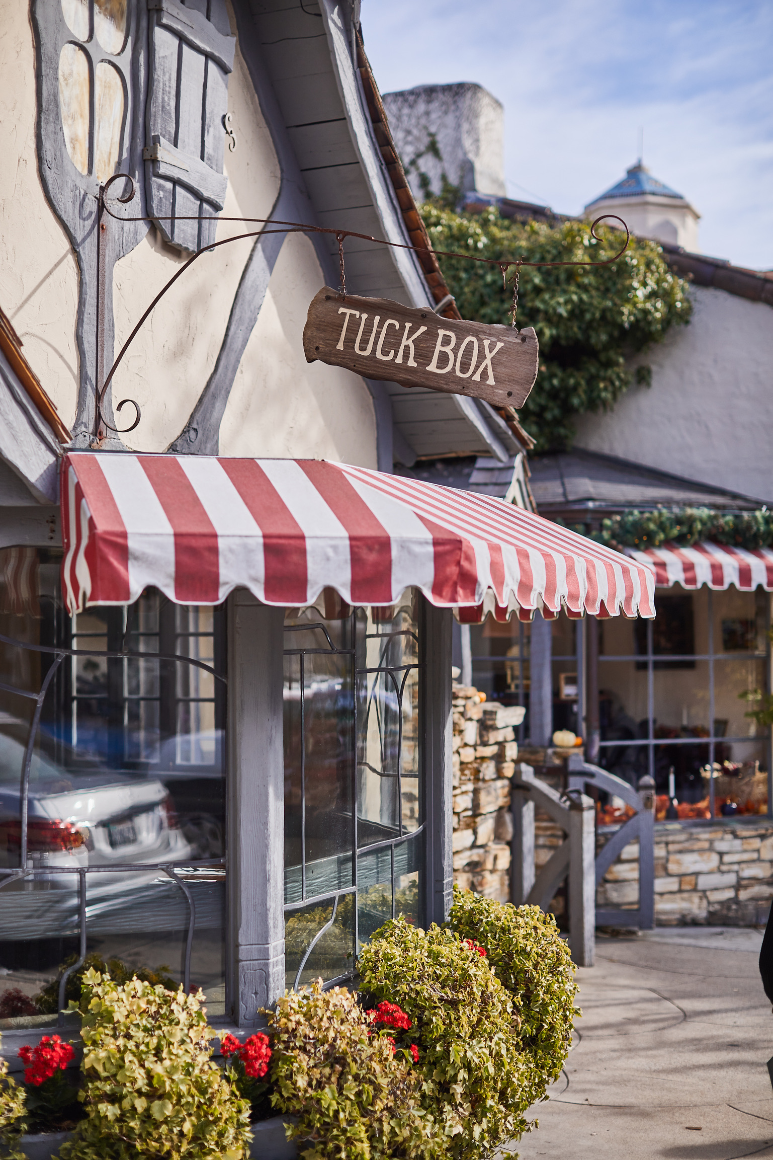 D36E27F0-89E7-4B70-B069-663120387DCC