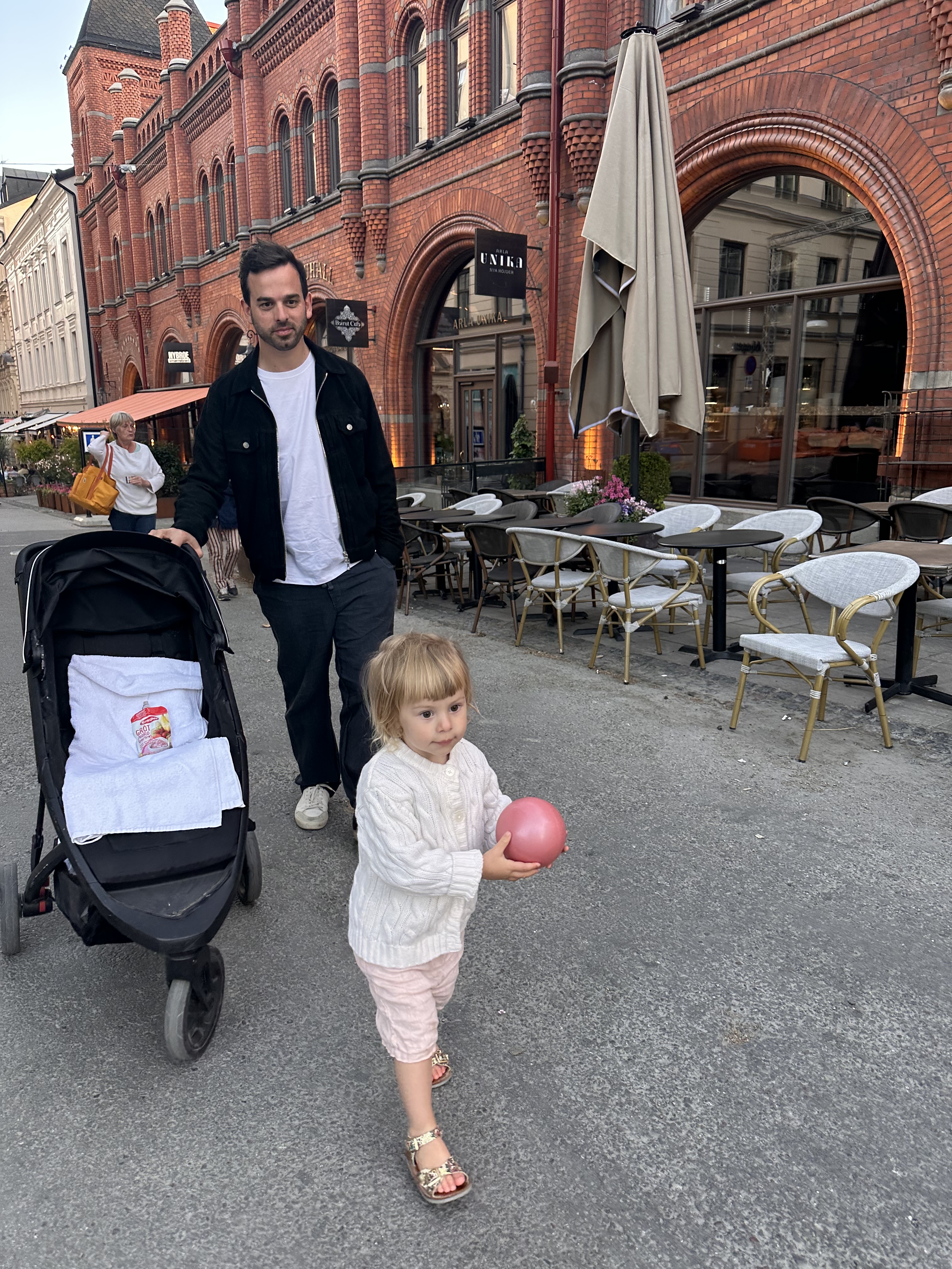 73669402-330D-4BE3-A1C3-011A91D02ACF