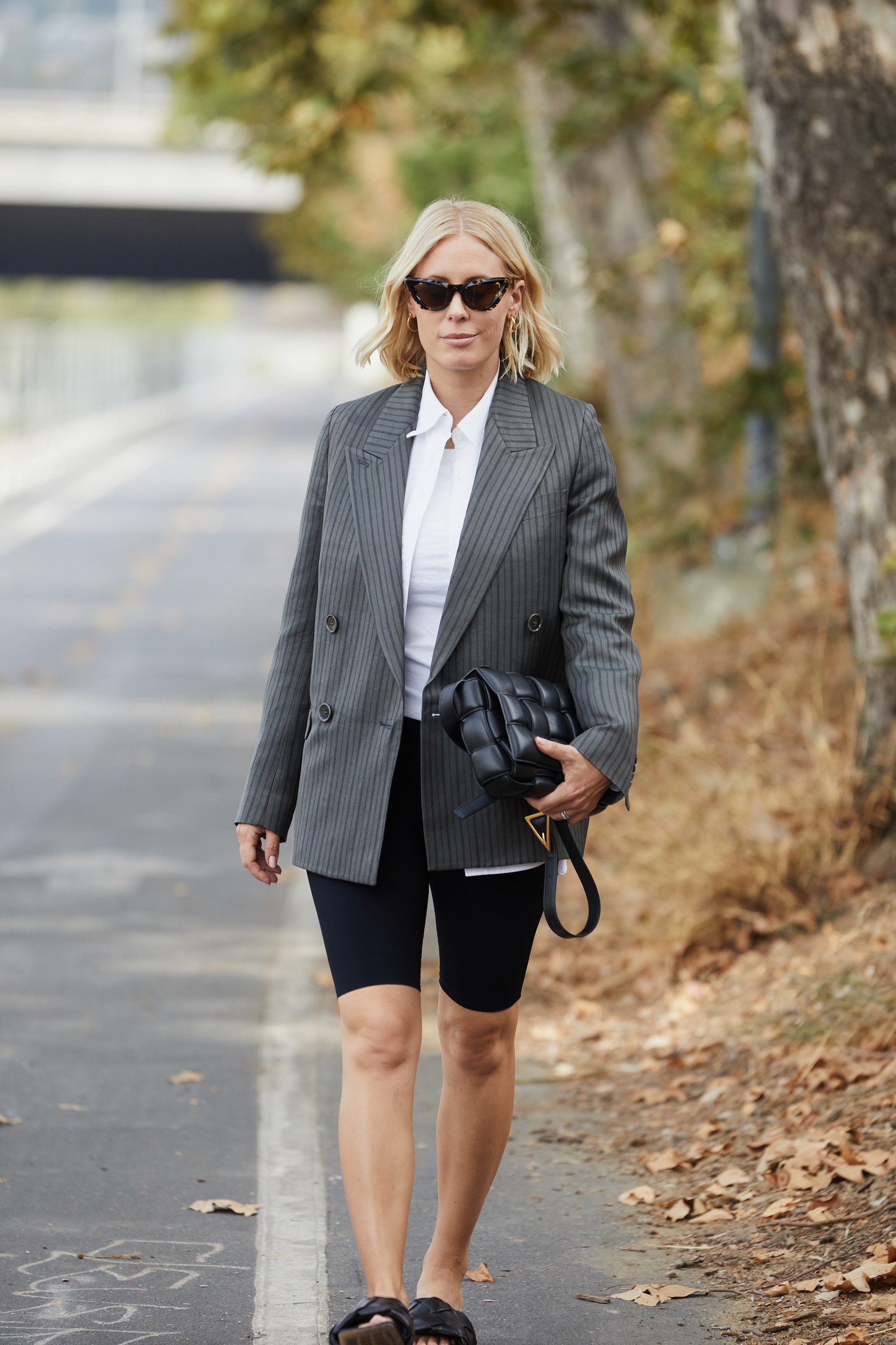 5D804090-4A79-41A0-B02E-236B02961B7A