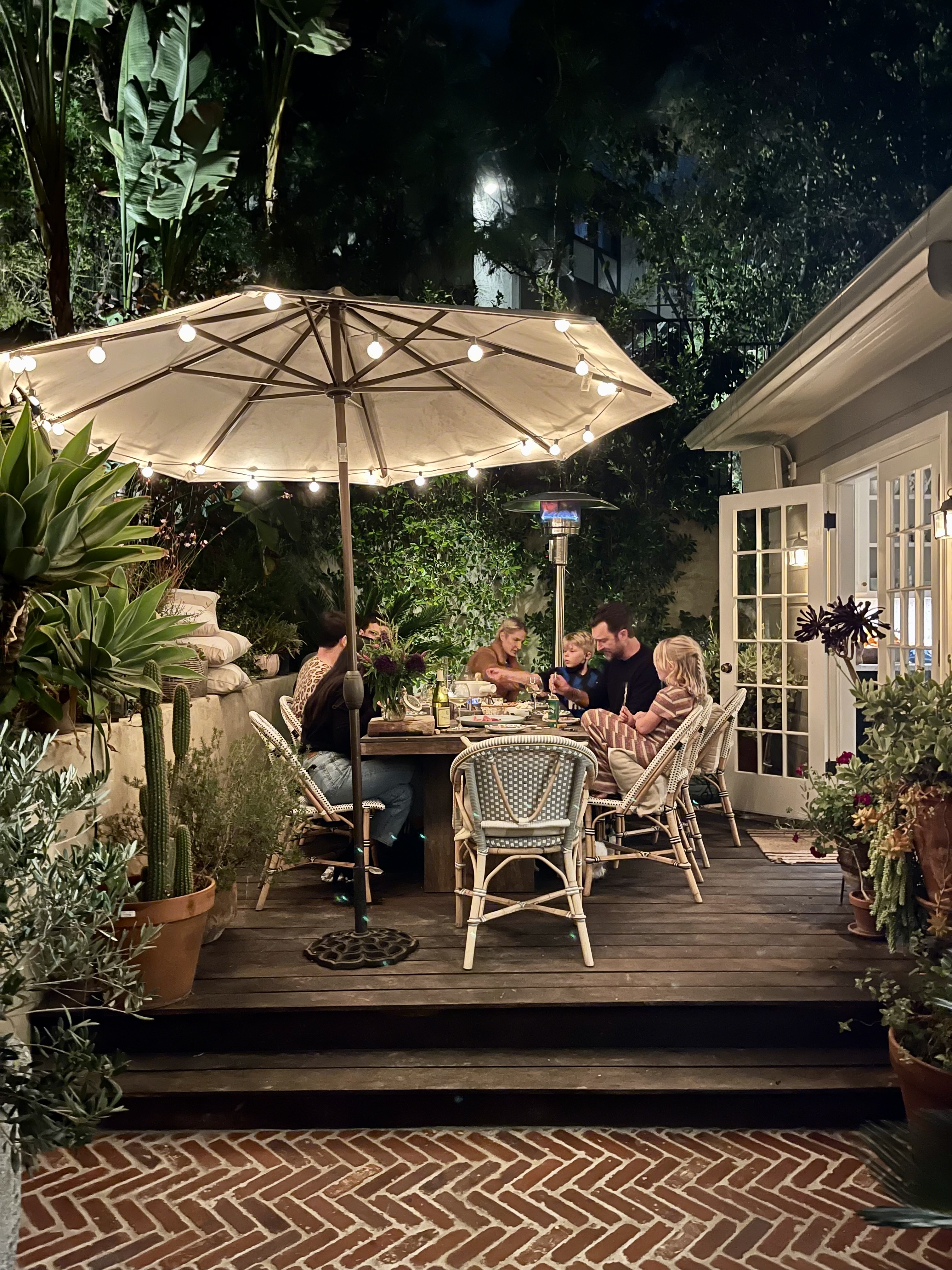 DAE9F45B-6BAB-4C95-ABF8-FFF23EA93530