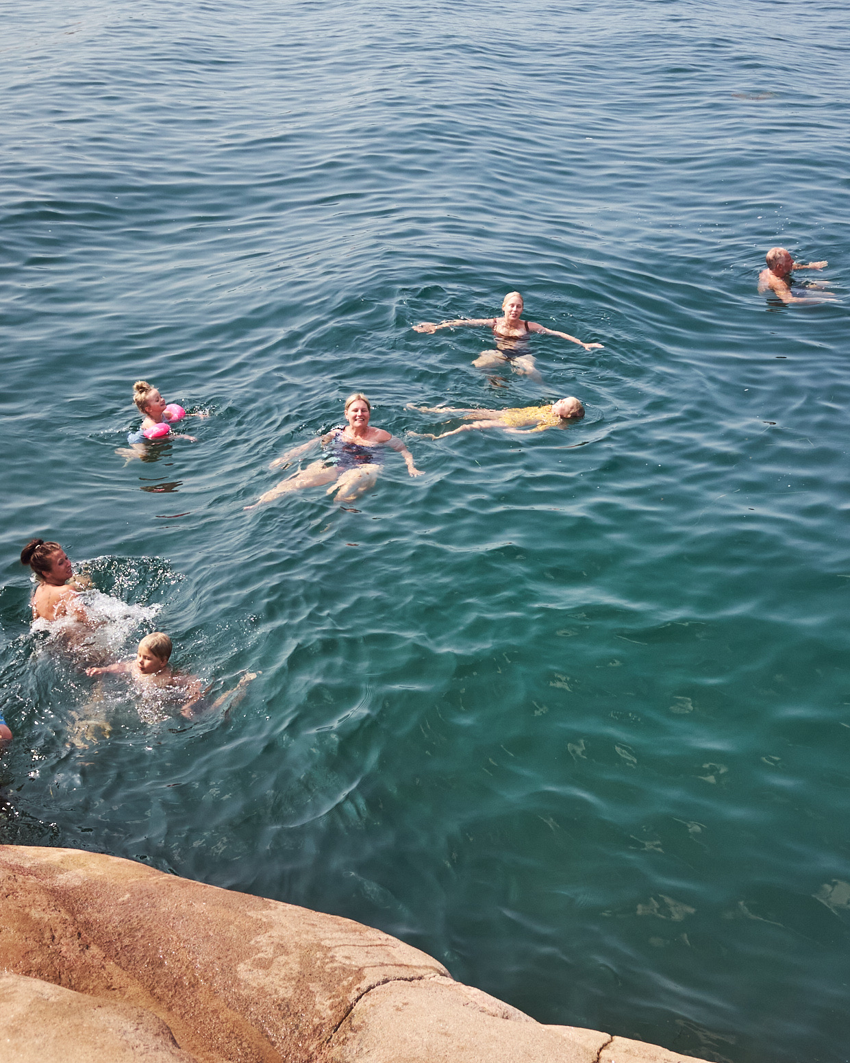 998771B6-3DE2-4BA1-AFCD-9BFC598BC02A