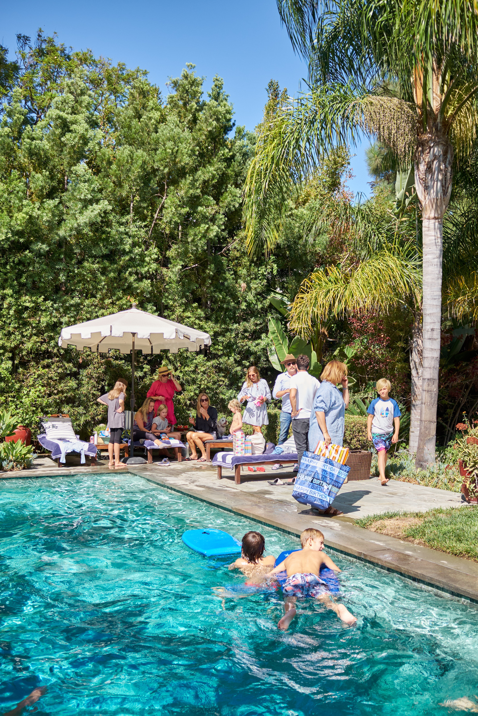 835BBF03-EEC3-4E8C-9AD3-4A59A34C407B