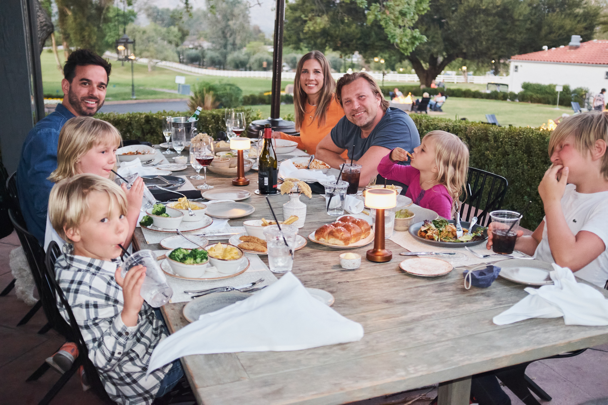 39B56369-0AFE-42DF-974B-95FC89038D63