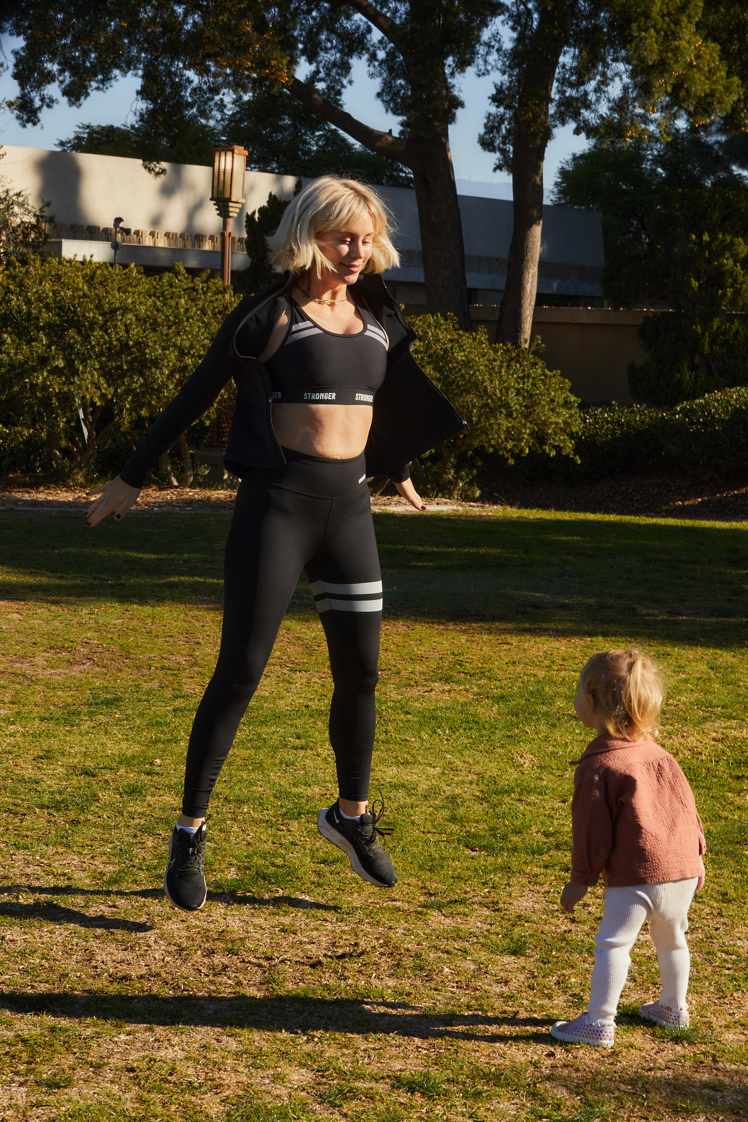 8FDC74D4-6A1F-4608-AE4F-6F3D5B9CE98B