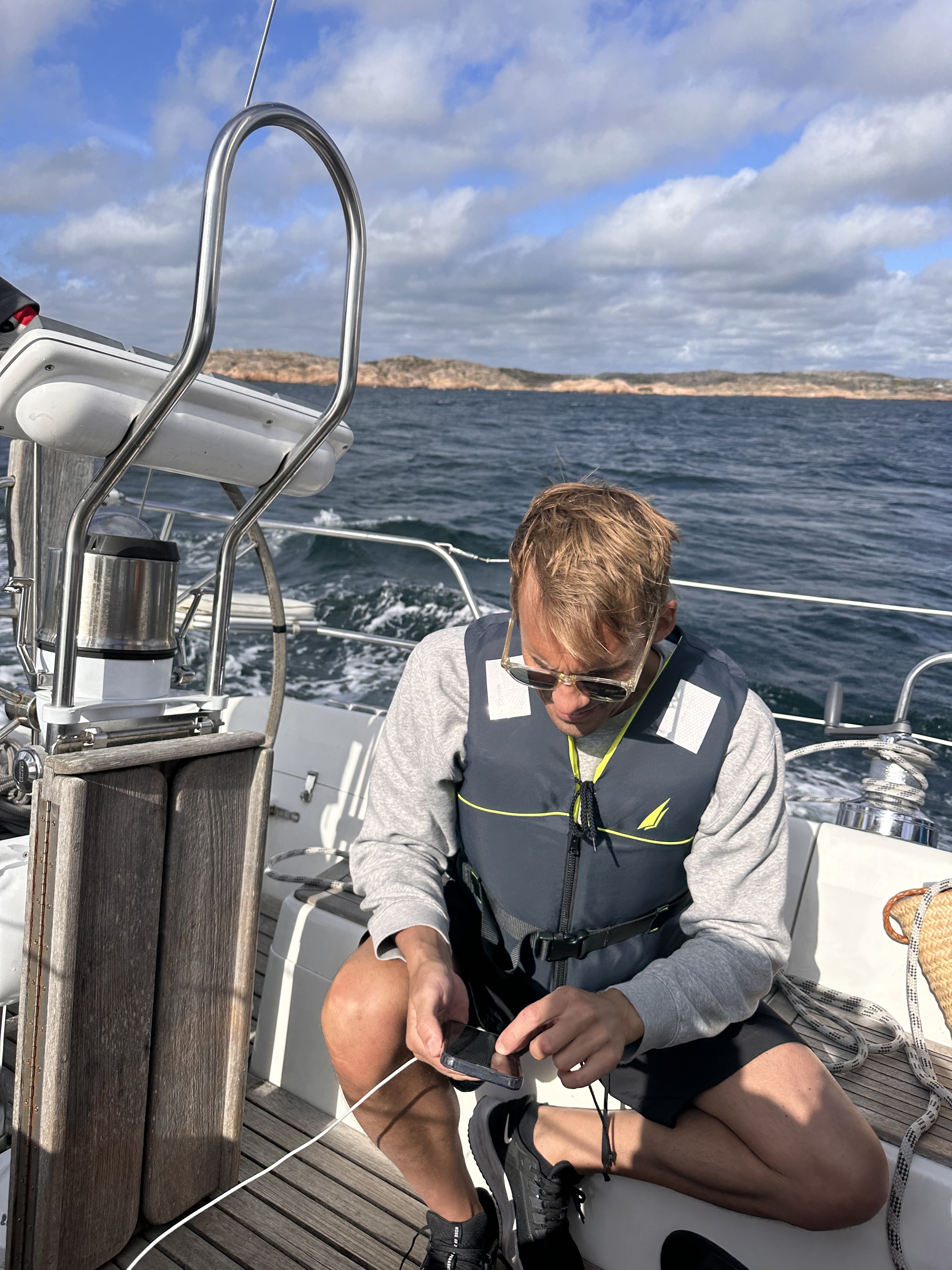 064C37F7-6DA3-45FF-BA1F-01C2F6AD42B7