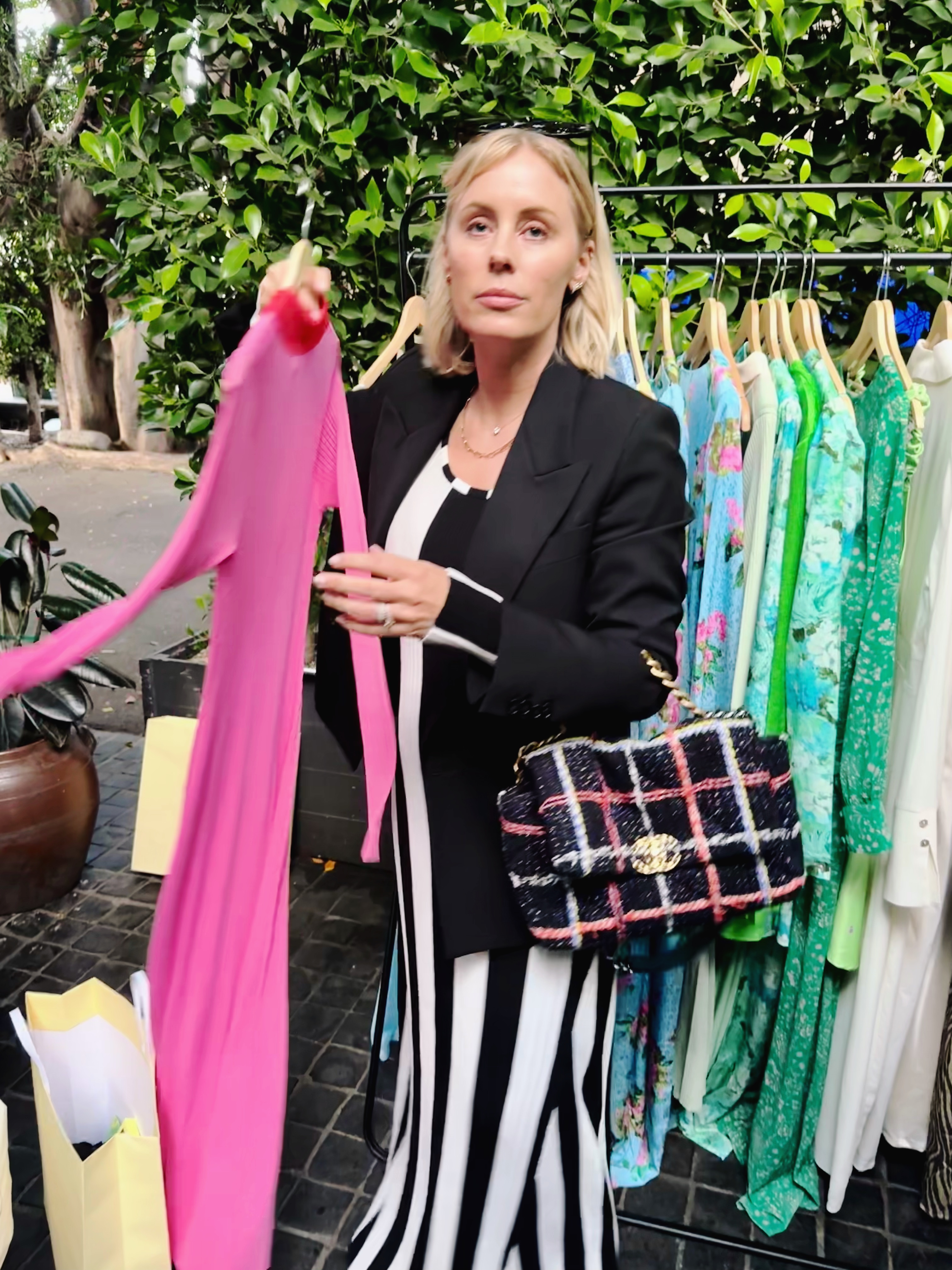 D0AA9B06-388F-430E-814D-ABD921268F27