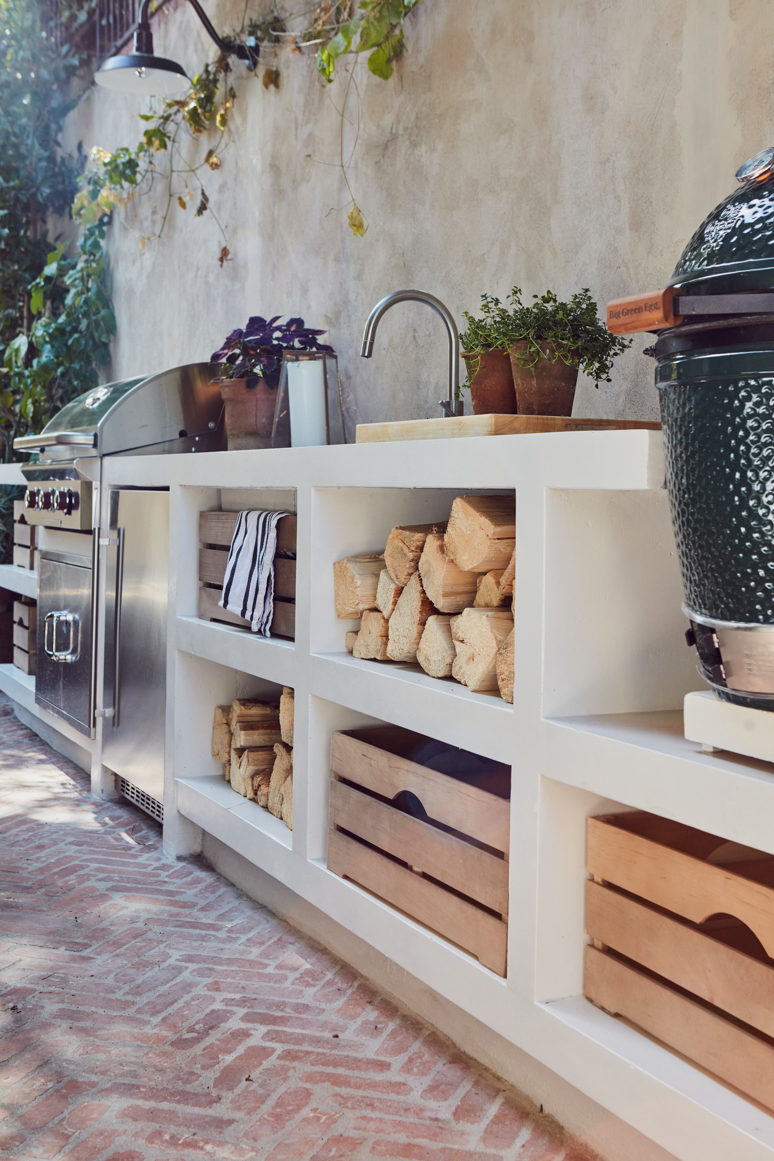 0813FDE6-87B4-4292-A1F9-CEB8F6F0EC7D