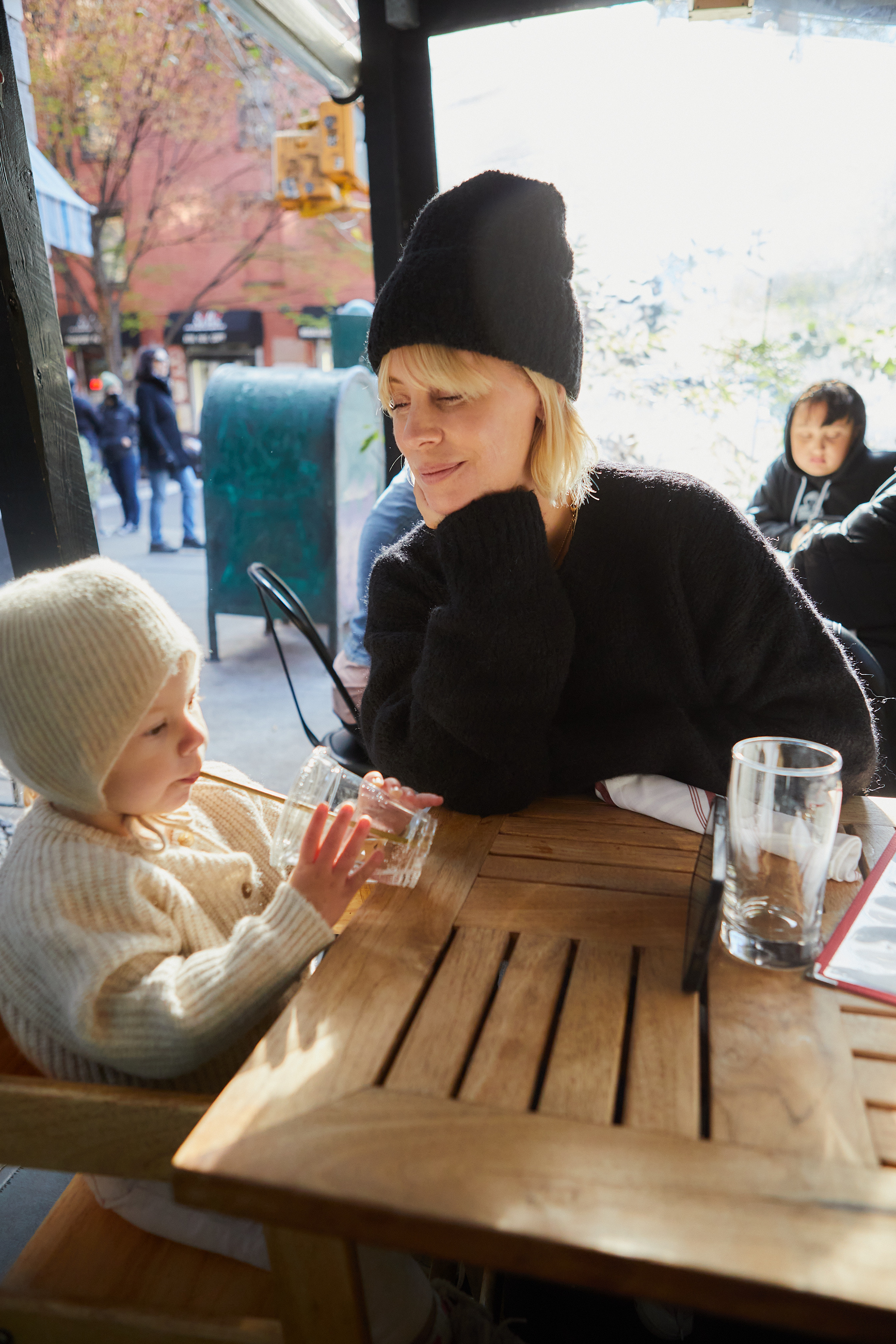 EA88A375-018B-404F-B4D6-4BE32042EF81