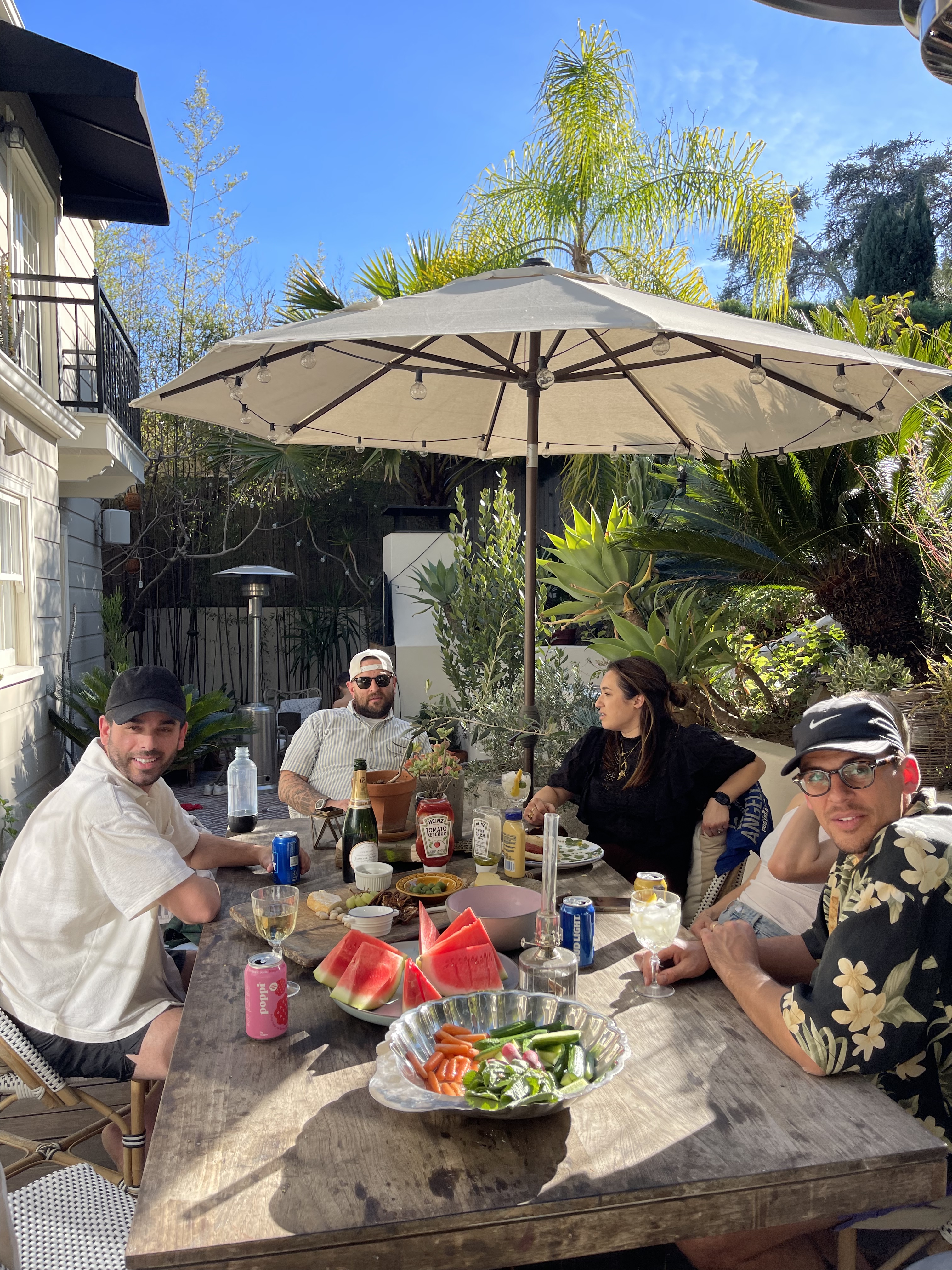 F1814FF2-8F8A-4738-9870-899B1485766A