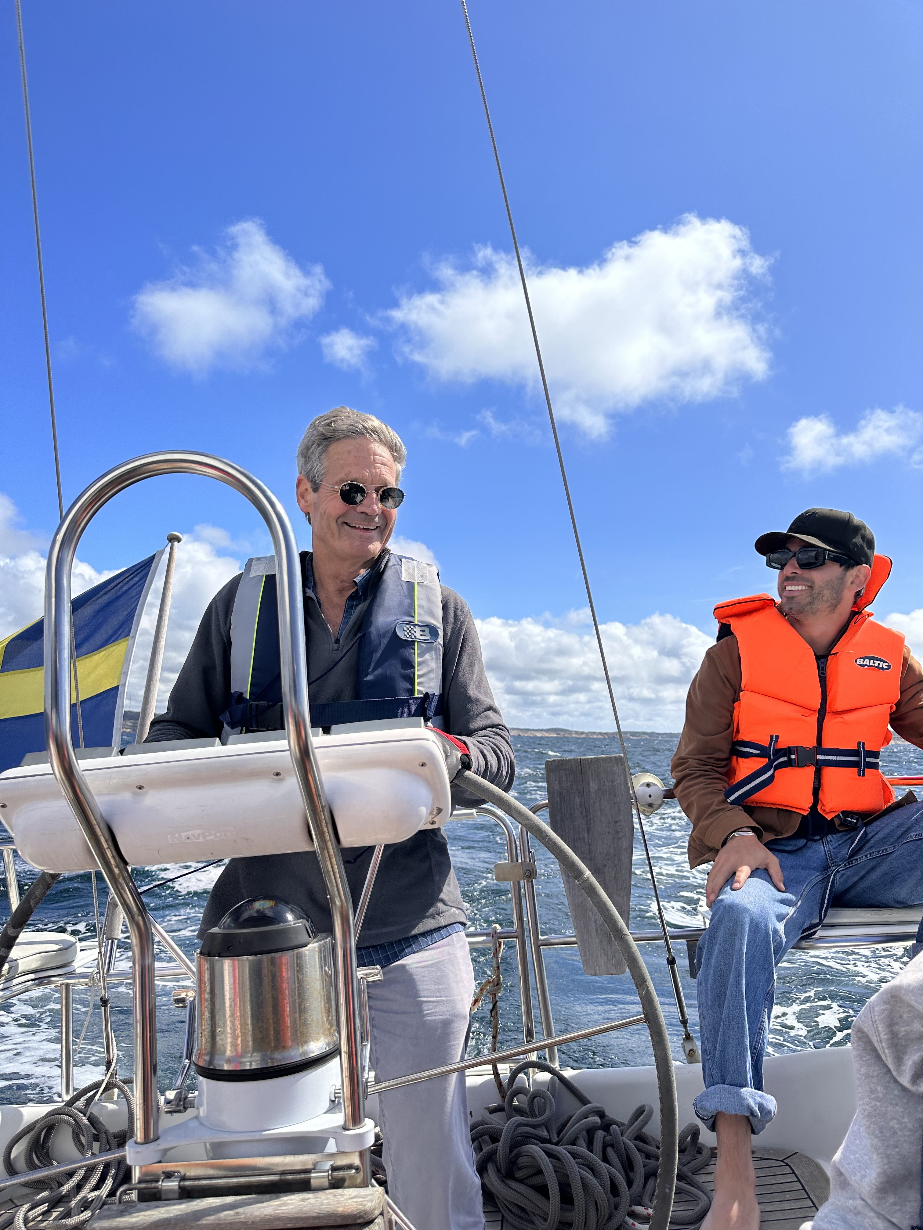 8A3DFF6C-8FC9-4E1E-B7C1-2F10261109F1