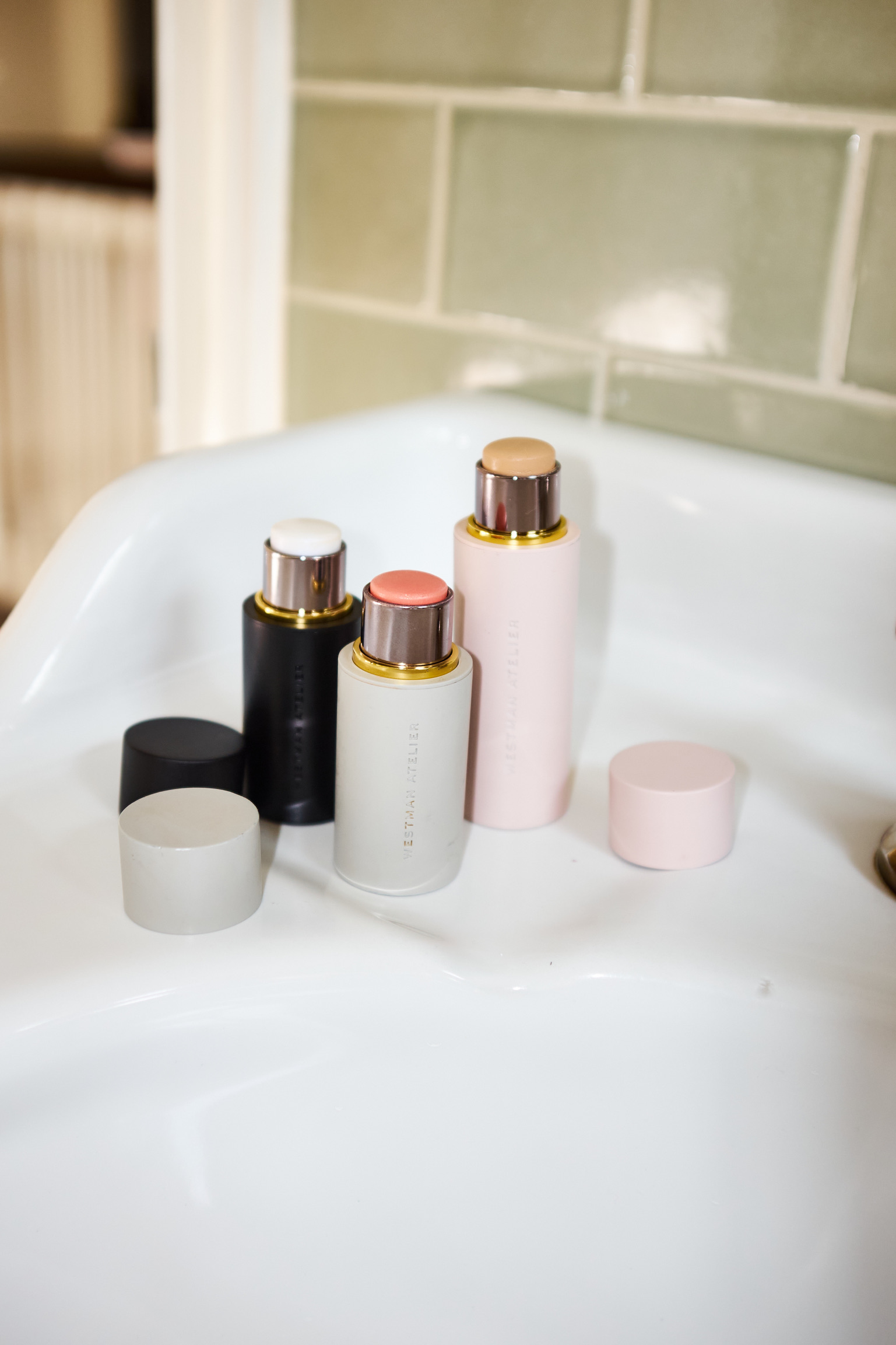 7EA5FA4E-DA15-42A4-B7B5-AA4DA9D0034A